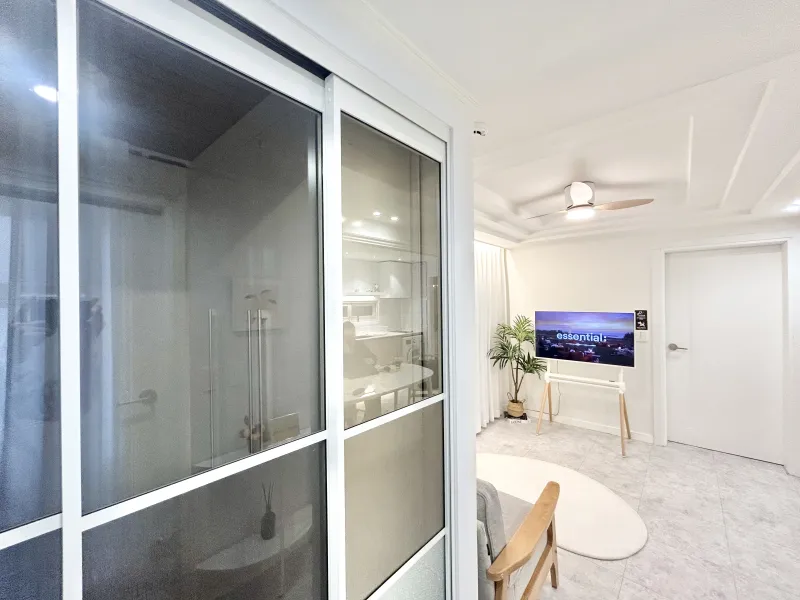 [Gwanak, Seoul] Sillim/Near Gangnam, Hongdae, and Myeongdong. Sillim Station on Line 2. 33