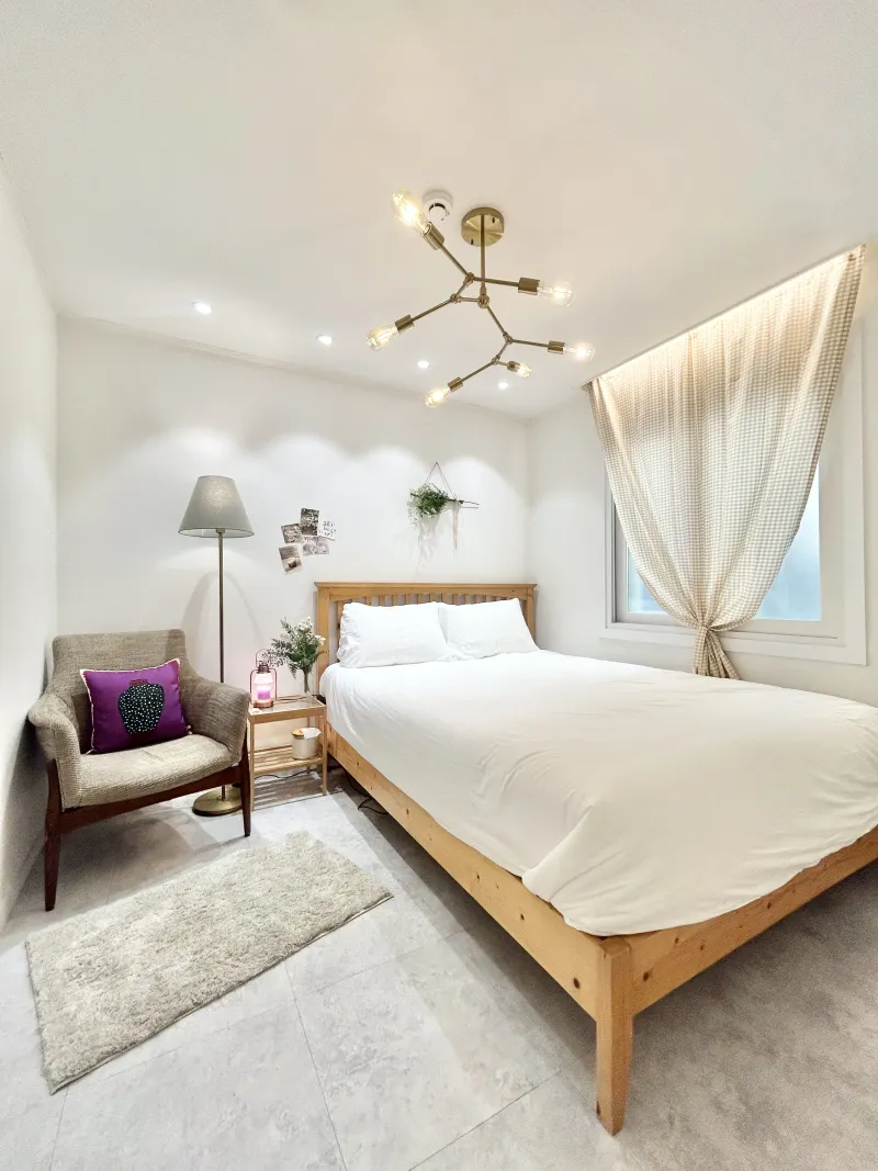 [Gwanak, Seoul] Sillim/Near Gangnam, Hongdae, and Myeongdong. Sillim Station on Line 2. 16