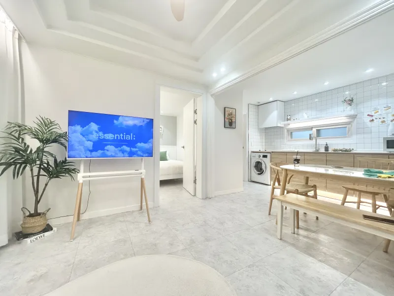 [Gwanak, Seoul] Sillim/Near Gangnam, Hongdae, and Myeongdong. Sillim Station on Line 2. 28
