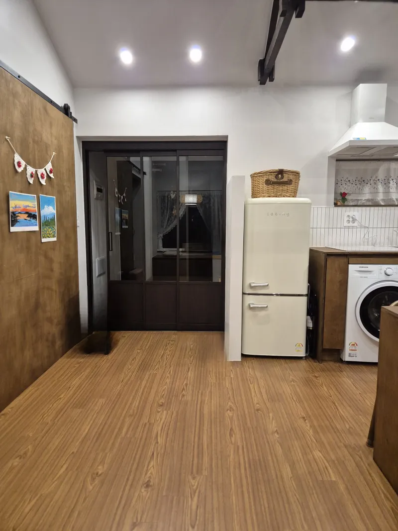 [Hallim, Jeju] A pretty remodeled old house with a stone wall and a yard. 11