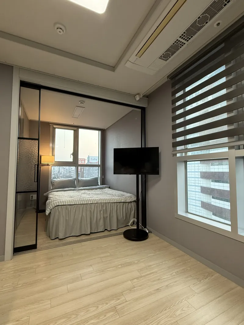 [Jongno, Seoul][Seoul Jongno Dongmyo] Two-room officetel for 4 people, TV, super close to the subway station NEW 16