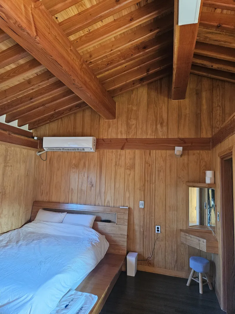[Aewol, Jeju] Accommodation with cypress trees and healing #Pets allowed 4