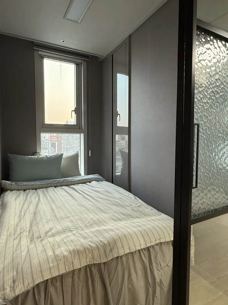 [Jongno, Seoul][Seoul Jongno Dongmyo] Two-room officetel for 4 people, TV, super close to the subway station NEW 9