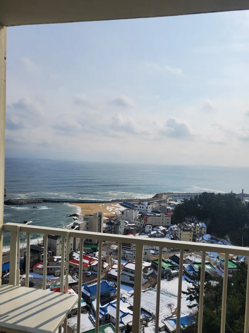 [강원 강릉] 영진해변 침대에서 일출 보는 집 37