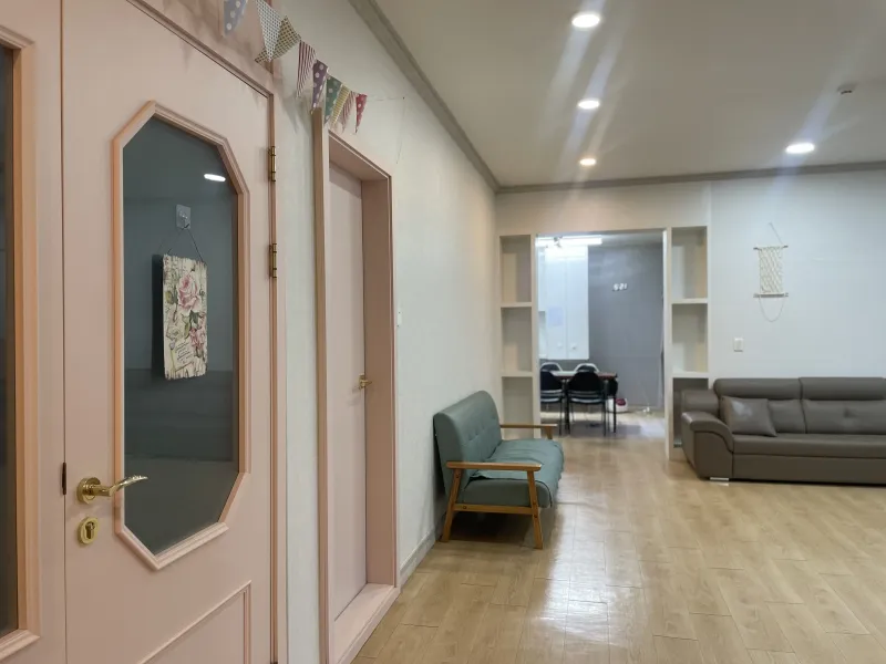 [충남 아산] 70평 규모의 층고 높은 단독주택형 프라이빗 공간 15