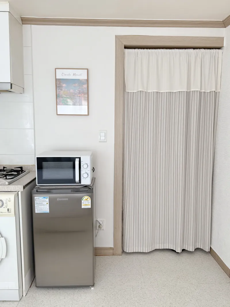 [Mapo, Seoul] Fully furnished apartment in prime location near Hongik University Station and Hapjeong Station. 11