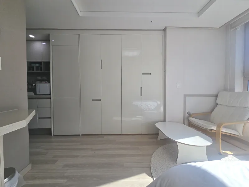 [Gwanak, Seoul] A south-facing, open-view, built-in pool option near Seoul National University Station 4