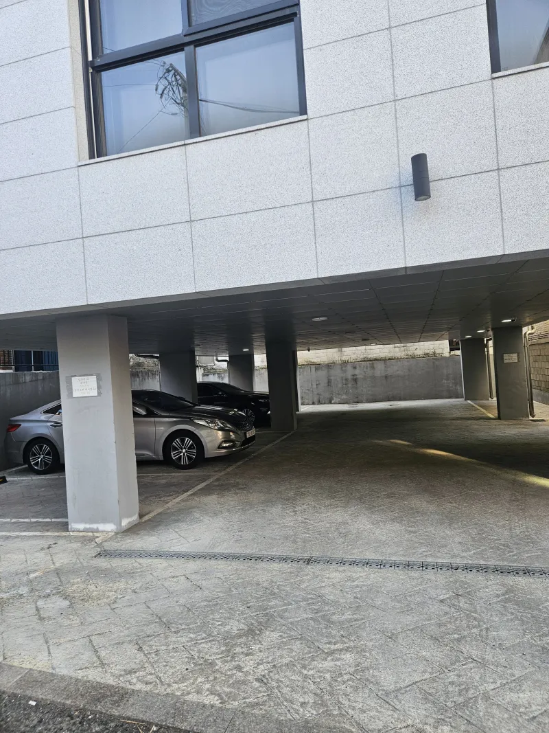 [Suwon] Suwon Maegyo Station 3-room modern room 18