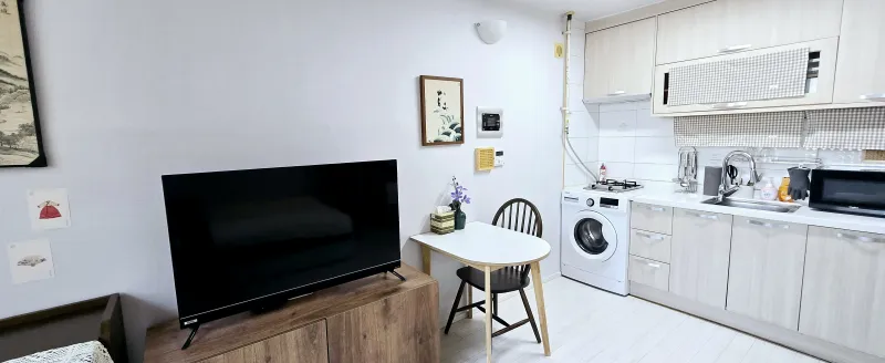 [Seodaemun, Seoul] Remodeled Studio Officetel, 2-minute walk from Sinchon Station, with Yonsei University View 3