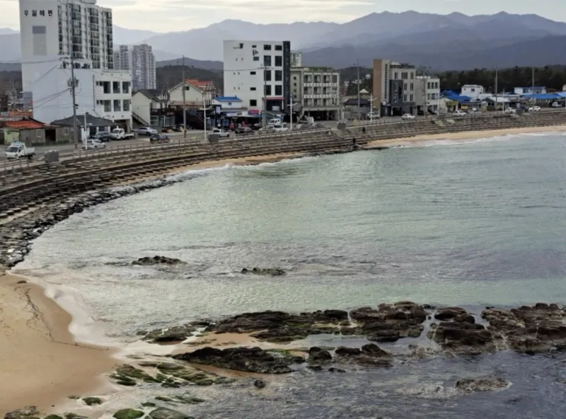 [Gangneung][Gangneung, Gangwon-do] A pretty two-story house with the sound of waves 24