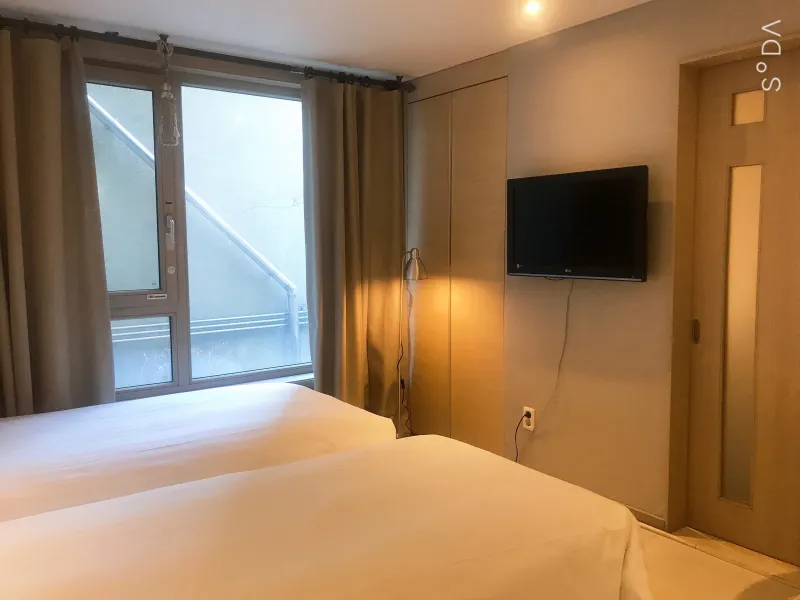 [Yongsan, Seoul] A fully furnished one-room apartment with a beautiful rooftop, a 5-minute walk from Itaewon Station. 2