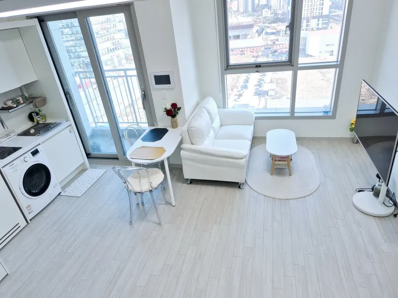 [Geomdan, Incheon] 3-minute walk from Ara Station *Duplex type with high ceilings and a view of the new city center 2