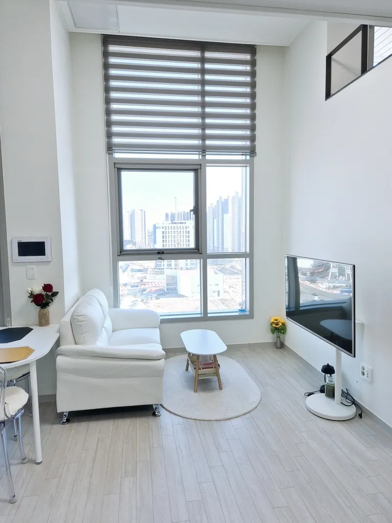 [Geomdan, Incheon] 3-minute walk from Ara Station *Duplex type with high ceilings and a view of the new city center 14