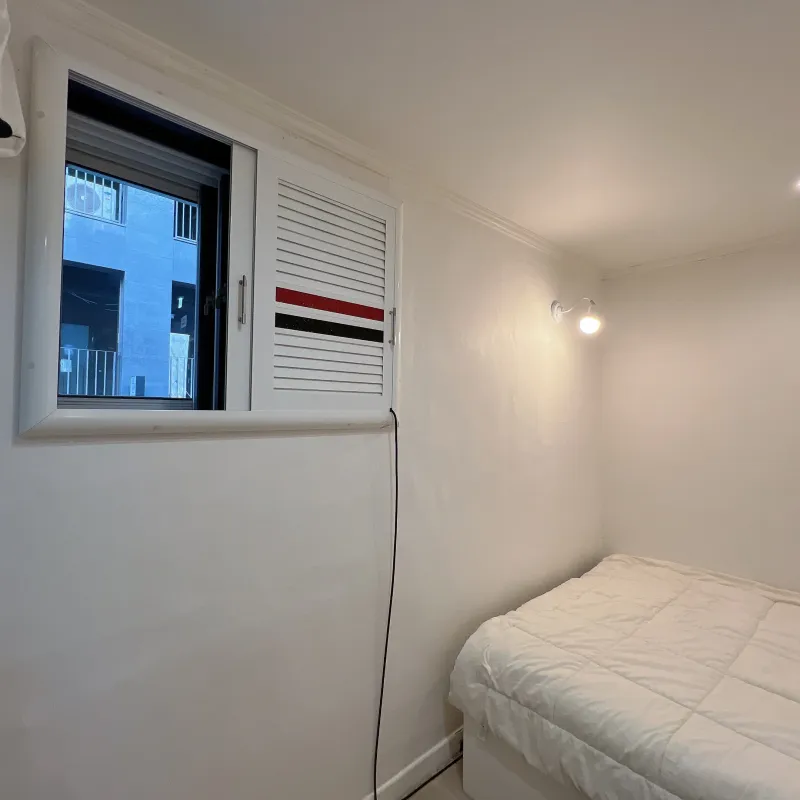 [Bucheon] 3-minute walk from Bucheon Station / Many convenience stores, restaurants, and cafes nearby / Free laundry / Self check-in 5