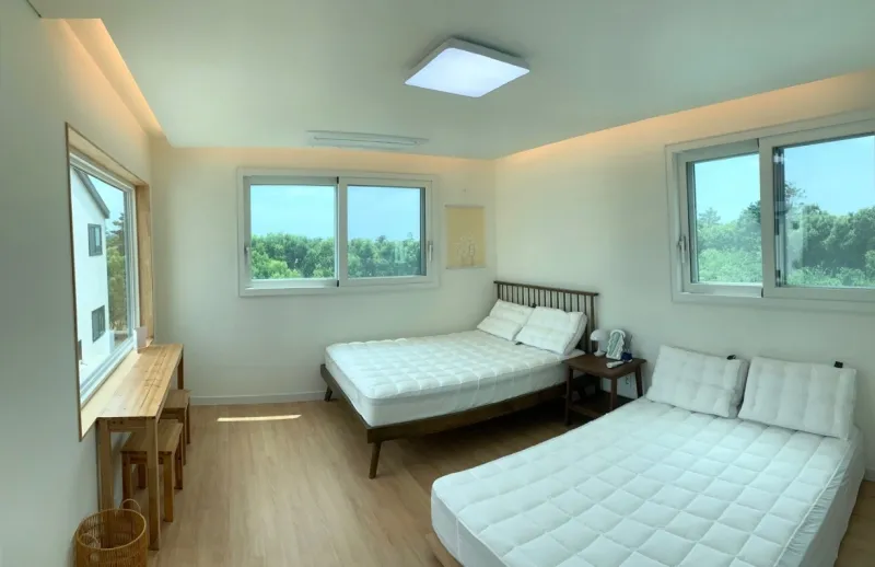 [Hangyeong, Jeju][West Jeju] Large Family/Kids-Friendly 2-Story Private Healing House with 3 Queen Beds 2