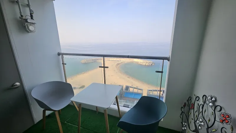 [Sokcho] ☆1-minute cut: Overwhelming panoramic ocean view☆Bedside sunrise☆Romantic pocha street food☆ 48