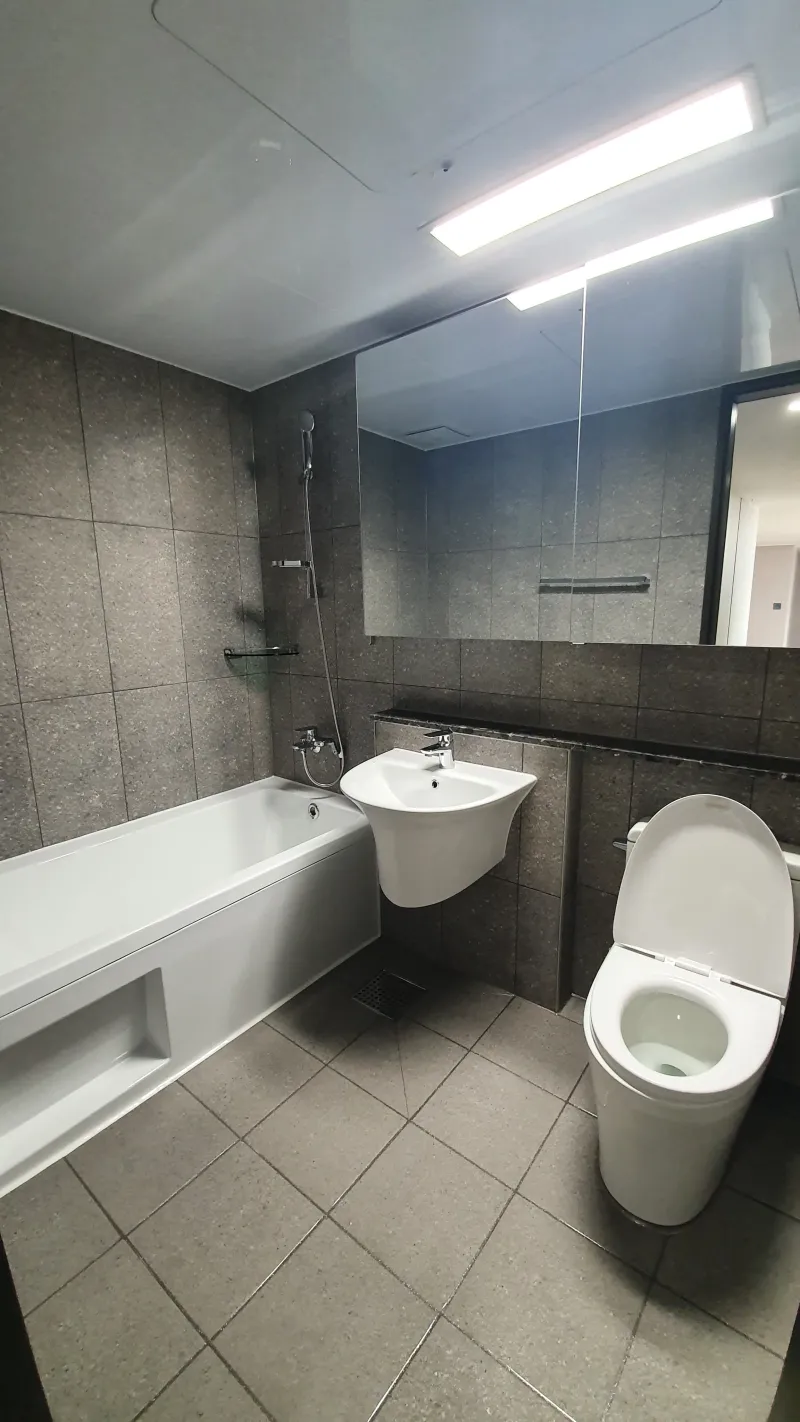 [Hwaseong][Dongtan Station] Newly built apartment within walking distance, 42 pyeong, 4 rooms, 2 bathrooms 6