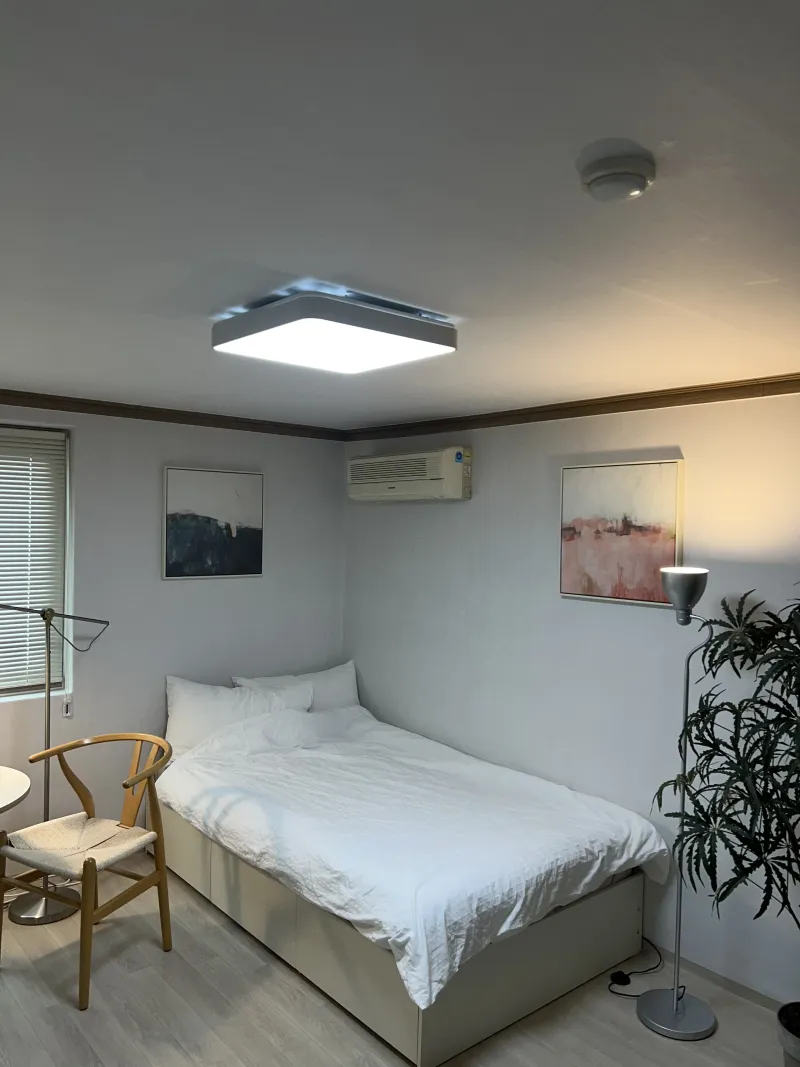 [Mapo, Seoul] Quiet and clean accommodation in front of the Gyeongui Line Forest Path at Sogang University. 2