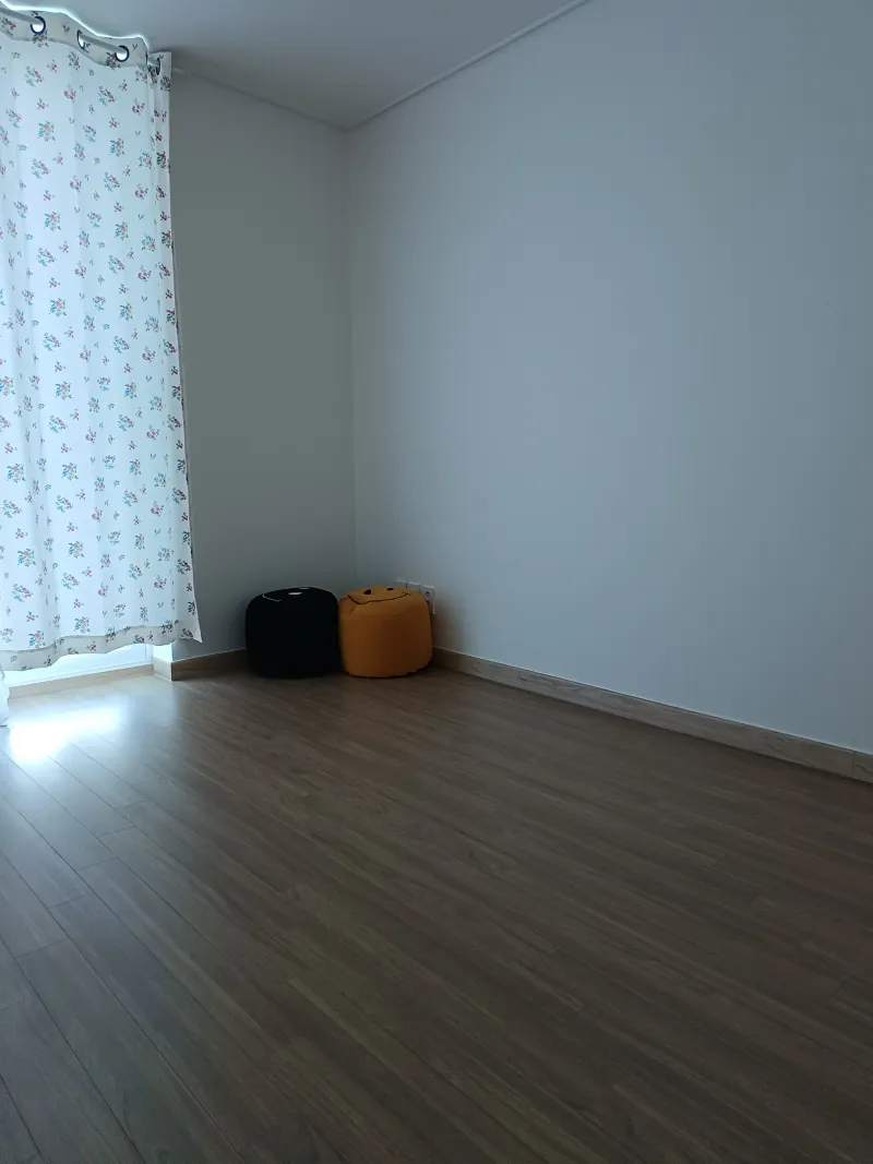 [Gapyeong] A two-story, three-room detached house with a lawn and deck view, connected to the back of the pine tree perimeter road. 4