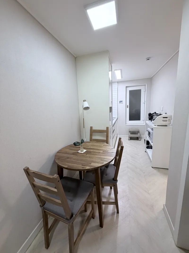 [Jongno, Seoul] Dongsung-dong Hyehwa Station Seoul National University Hospital Two-room 1st Floor Healing House 18