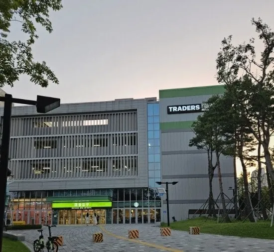 [Hwaseong] Walking distance from Dongtan Station #65-inch TV 19