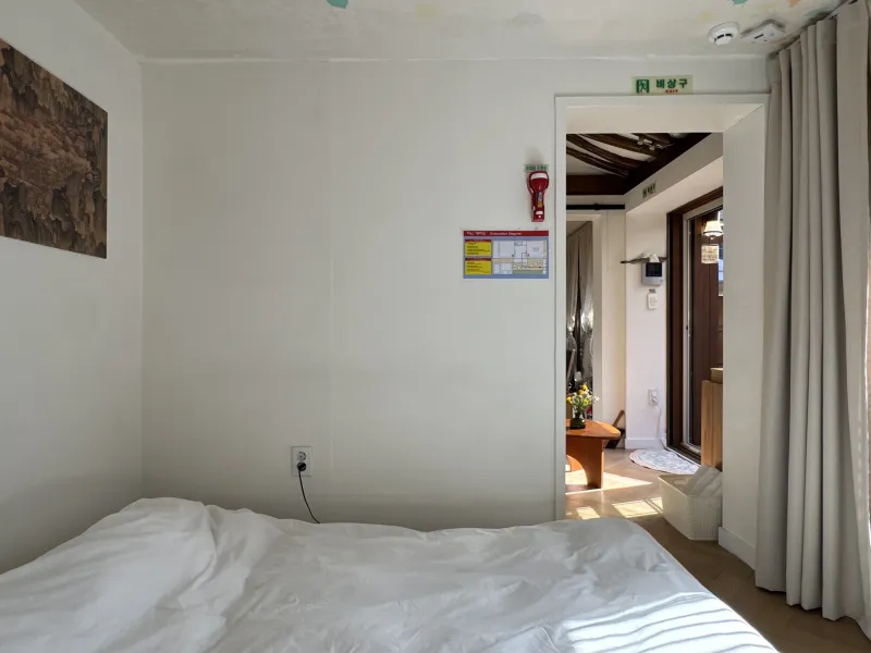 [Jongno, Seoul] A small, detached Hanok with a cypress bathtub 5