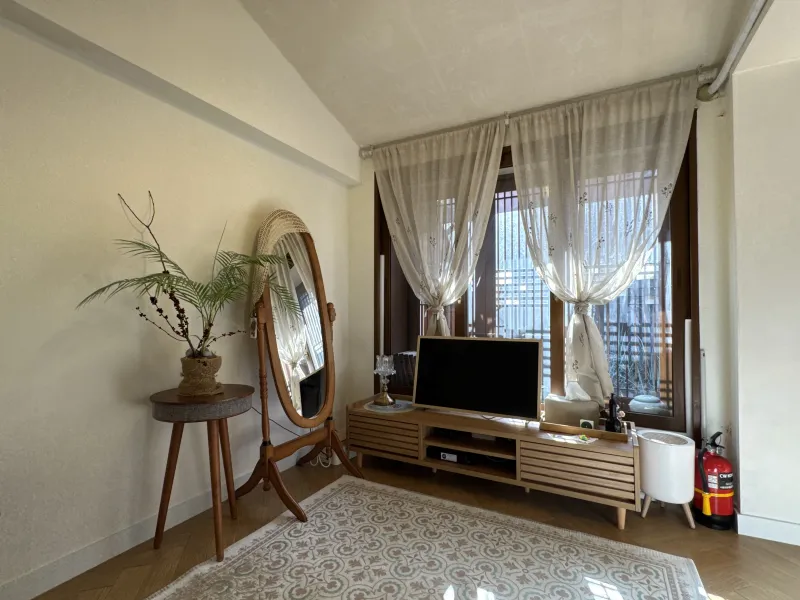 [Jongno, Seoul] A small, detached Hanok with a cypress bathtub 8