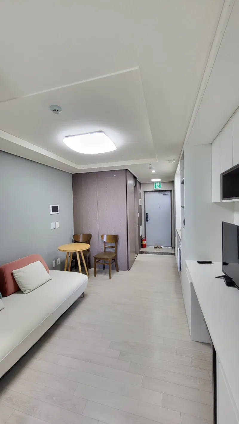 [Beophwan-dong, Seogwipo] Newly built, fully-furnished, ocean view, separate one-room (cooking available) residence in Seogwipo city 13