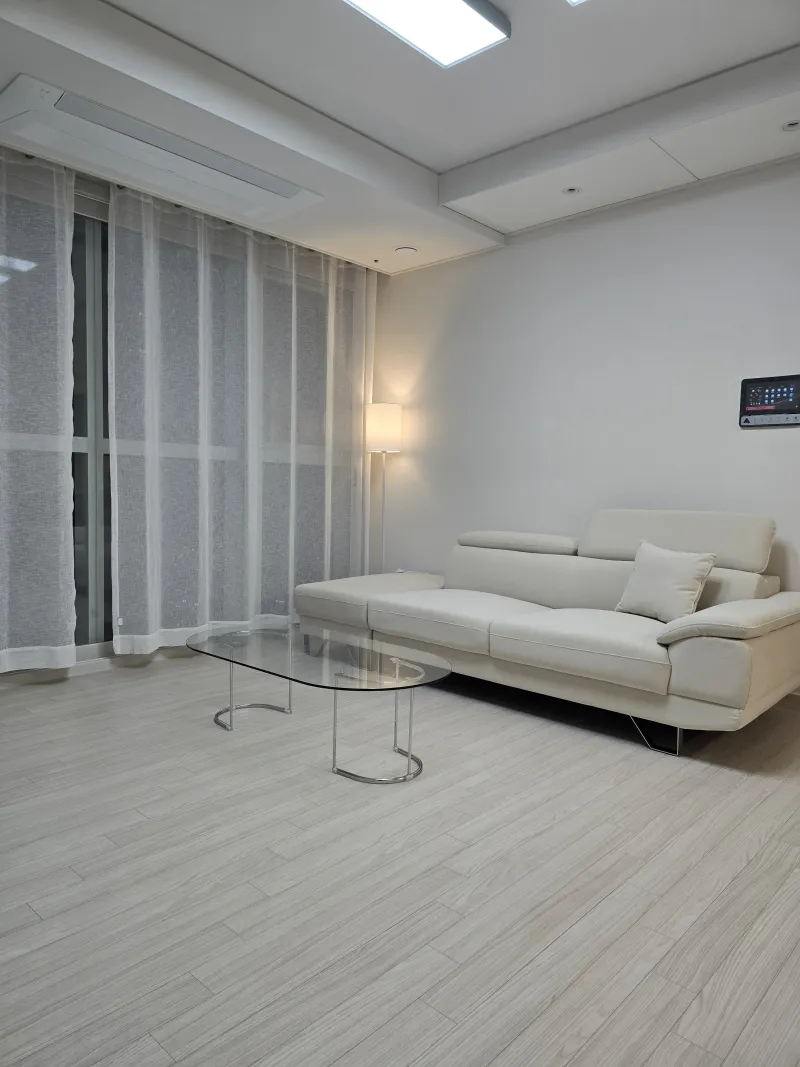 [Yeonsu, Incheon] Songdo/Campus Town, 2-minute walk away, newly built two-room apartment #Lighting restaurant 10