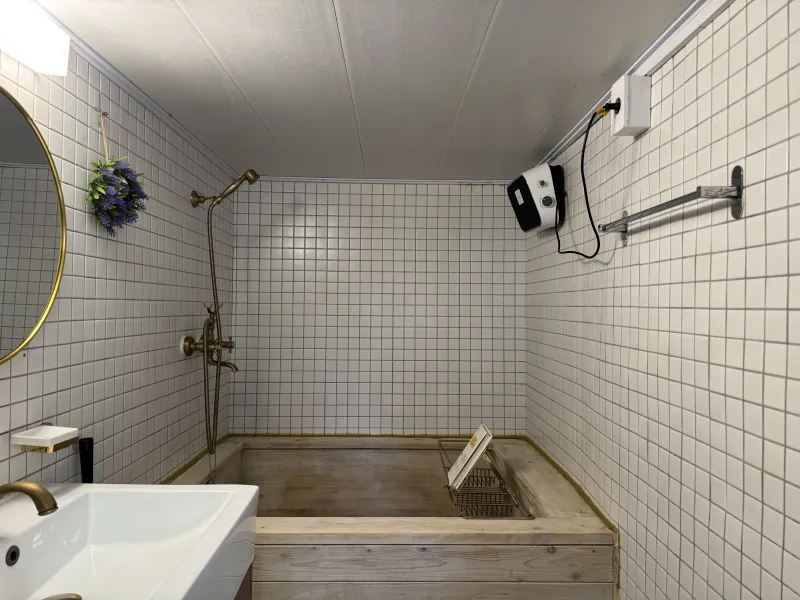 [Jongno, Seoul] A small, detached Hanok with a cypress bathtub 10