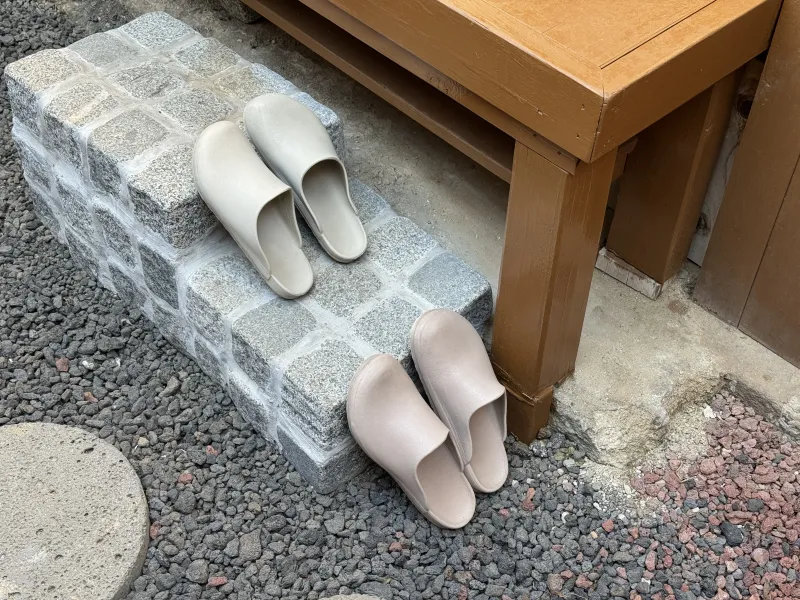 [Jongno, Seoul] A small, detached Hanok with a cypress bathtub 23