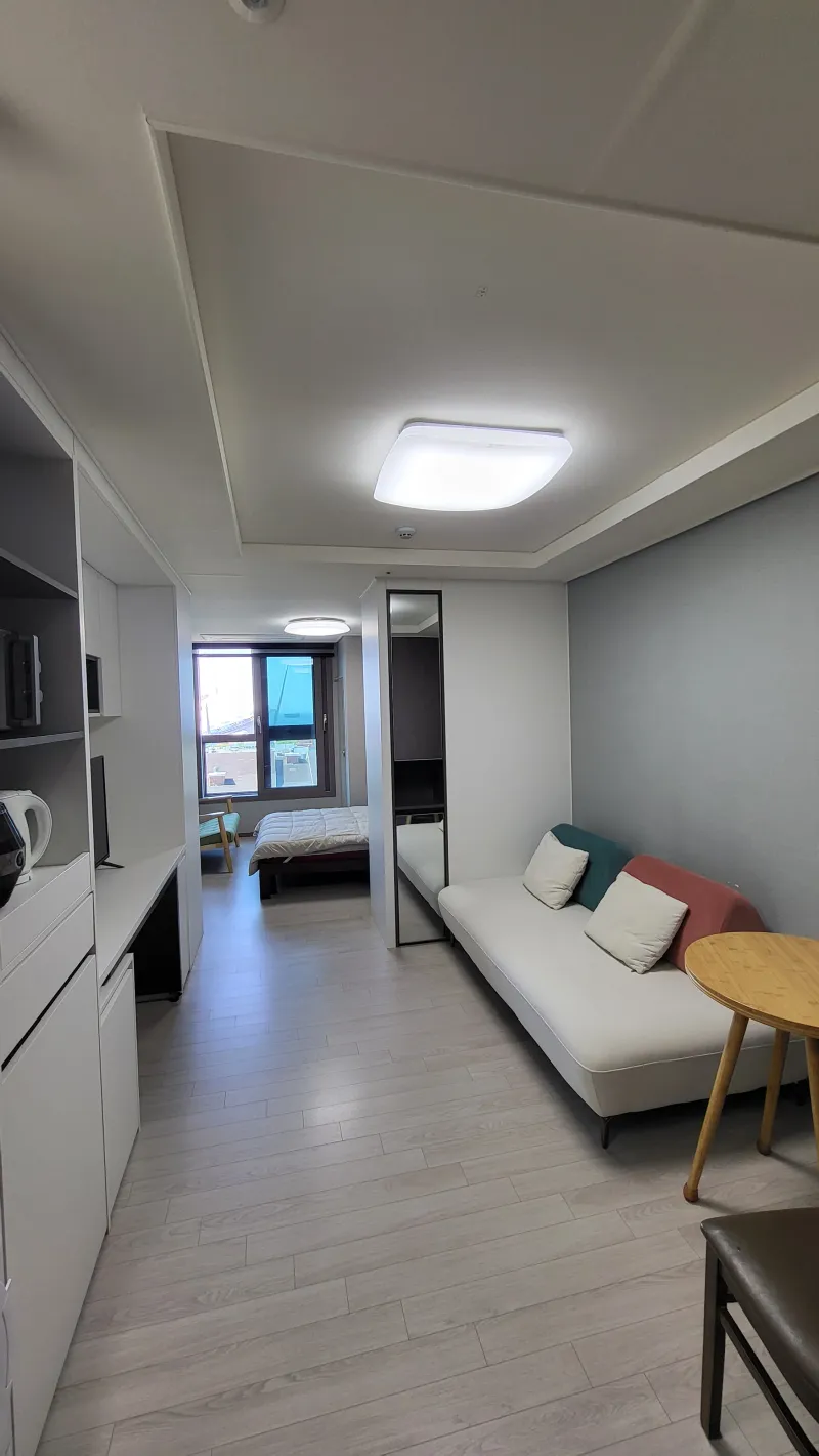 [Beophwan-dong, Seogwipo] Newly built, fully-furnished, ocean view, separate one-room (cooking available) residence in Seogwipo city 15
