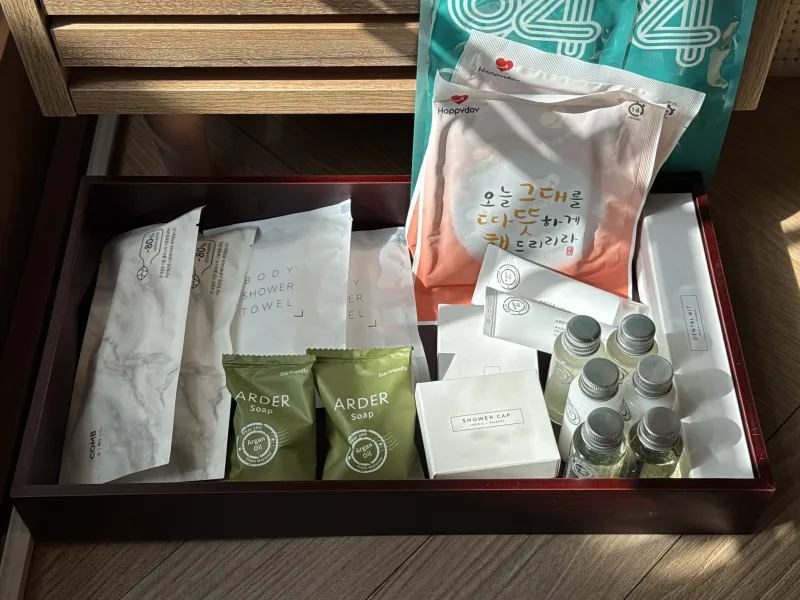 [Jongno, Seoul] A small, detached Hanok with a cypress bathtub 18