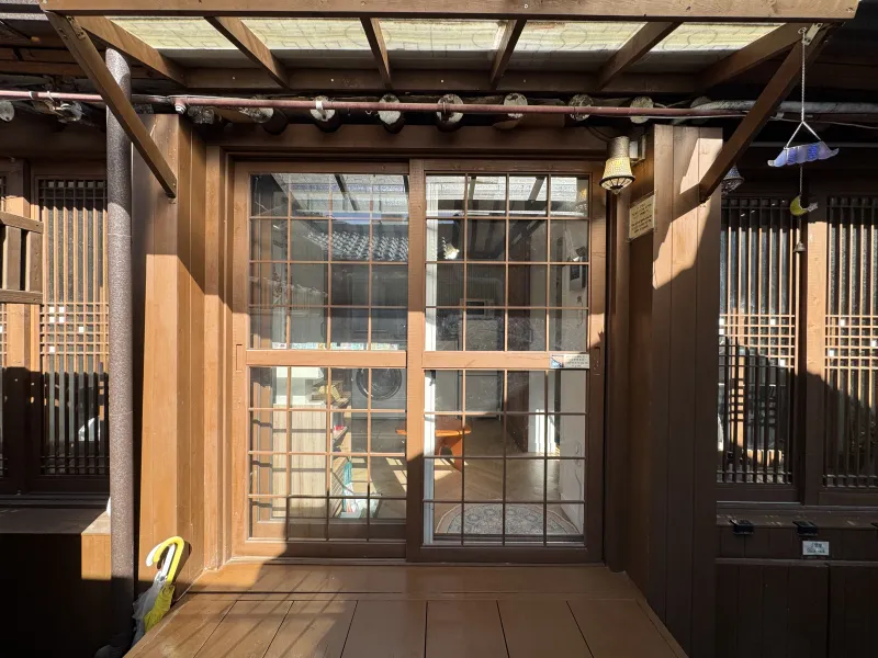 [Jongno, Seoul] A small, detached Hanok with a cypress bathtub 25