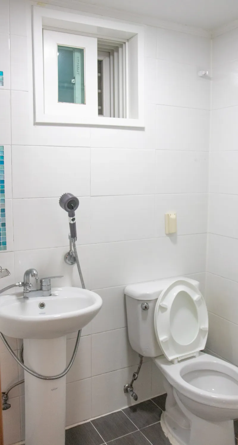 [Gwanak, Seoul] C Naksungdae Location, Value for Money, Fully Furnished, Hotel-Style Bedding, OTT, Washing Machine 4