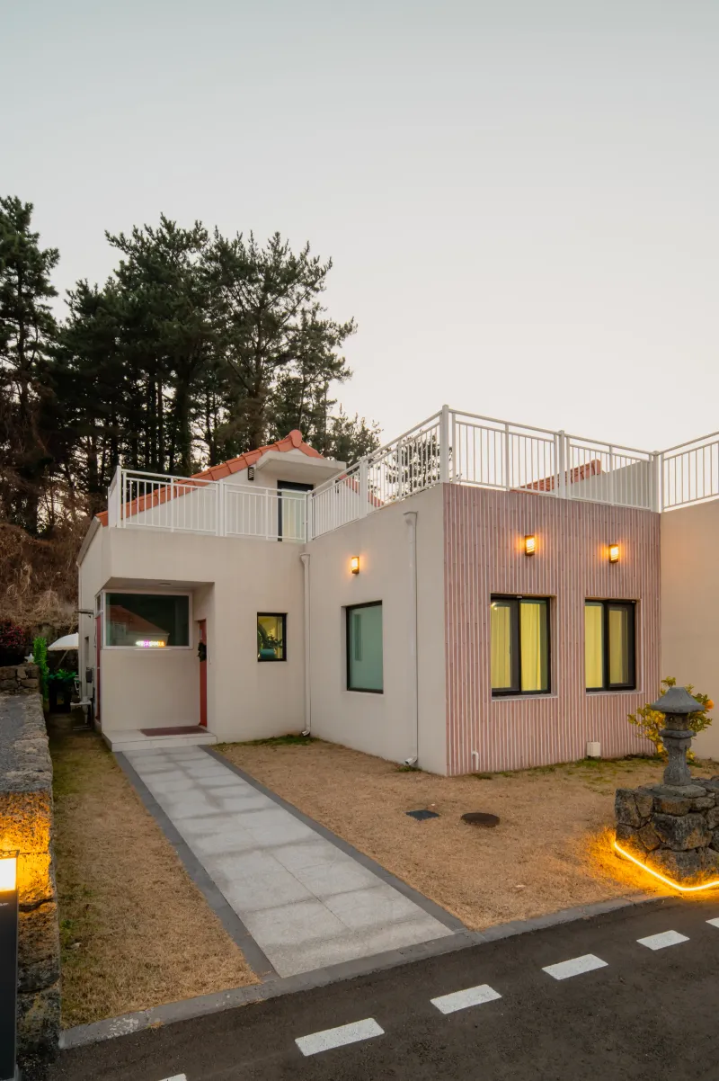 [Aewol, Jeju] Aewol Newly Built Detached House/Companion Dog/Front Yard 108