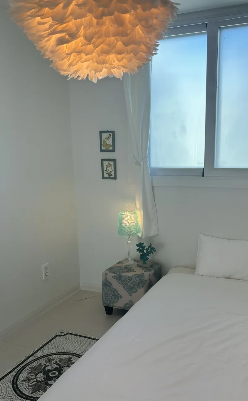 [Cheonan] 3 Bedrooms, 4 Beds, Pet-Friendly* 1-minute walk to downtown. Multiple parking spaces available* 10