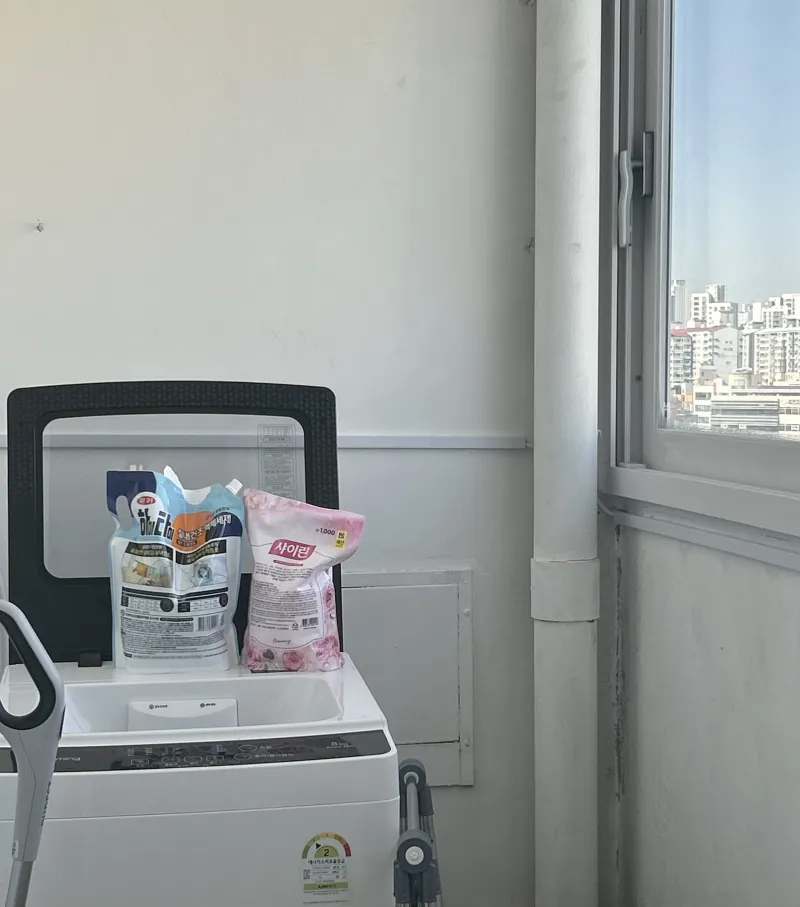 [Cheonan] 3 Bedrooms, 4 Beds, Pet-Friendly* 1-minute walk to downtown. Multiple parking spaces available* 22