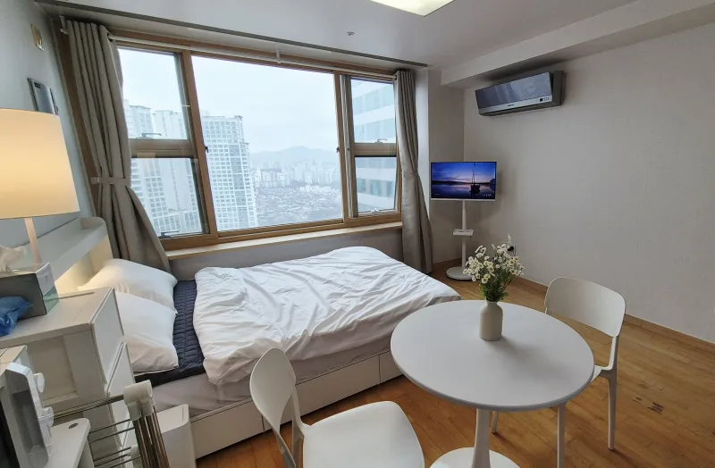 [Seongnam] High-rise city view with parking available near Jeongja Station 4