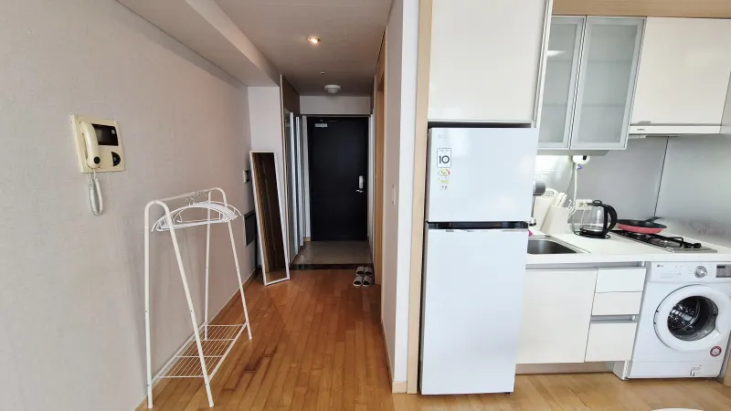 [Seongnam] High-rise city view with parking available near Jeongja Station 6