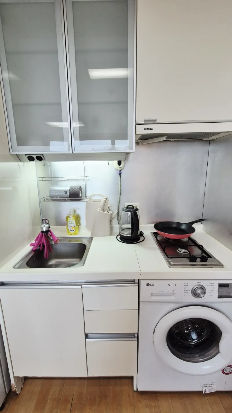 [Seongnam] High-rise city view with parking available near Jeongja Station 7
