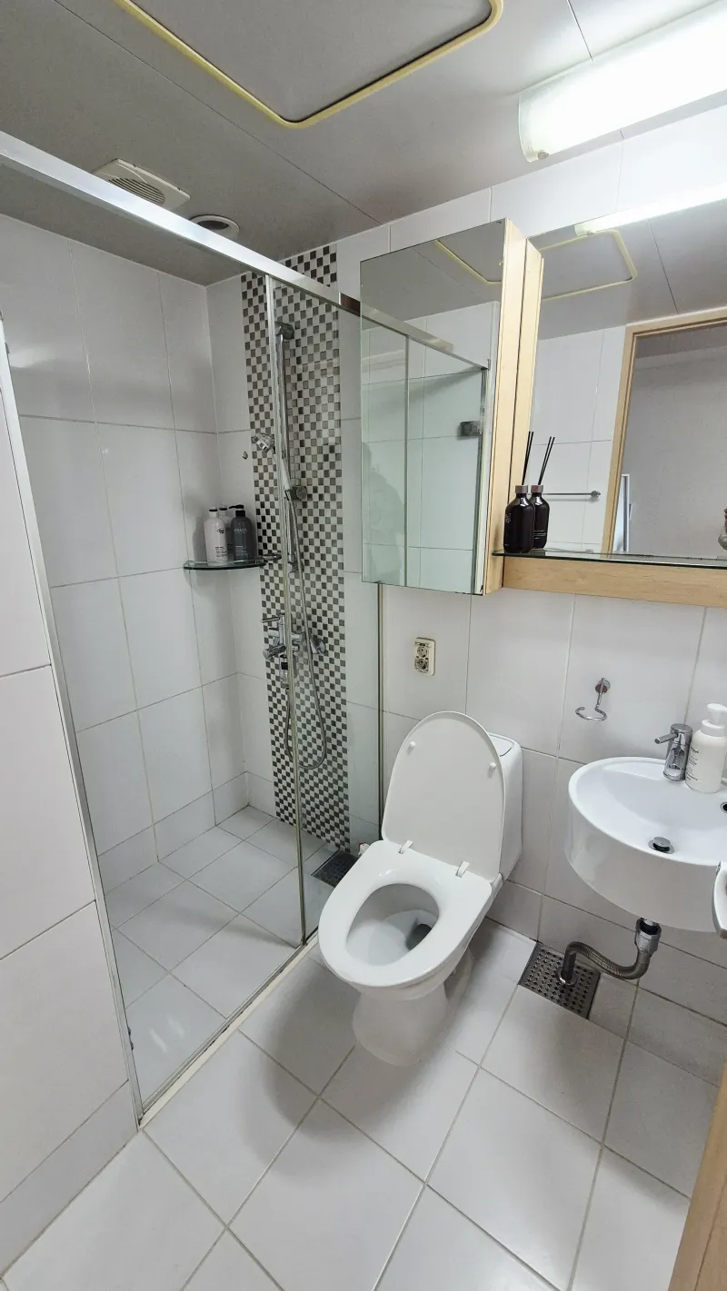 [Seongnam] High-rise city view with parking available near Jeongja Station 3