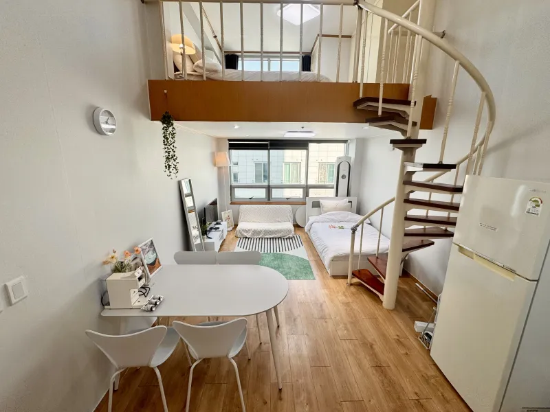 [Goyang] Emotional Accommodation near KINTEX, 1-minute walk from Ilsan Lake Park 3