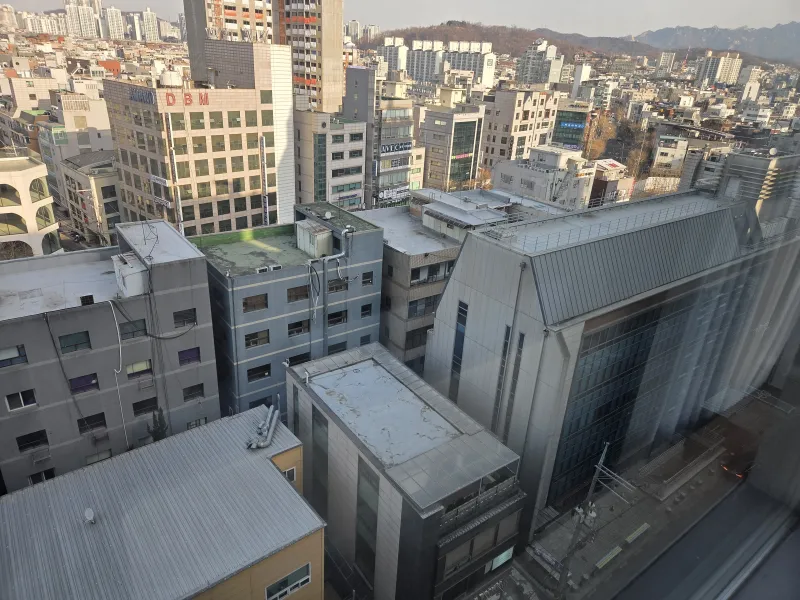 [서울 마포] 홍대입구역 도보1분/초역세권/4인/시티뷰 27