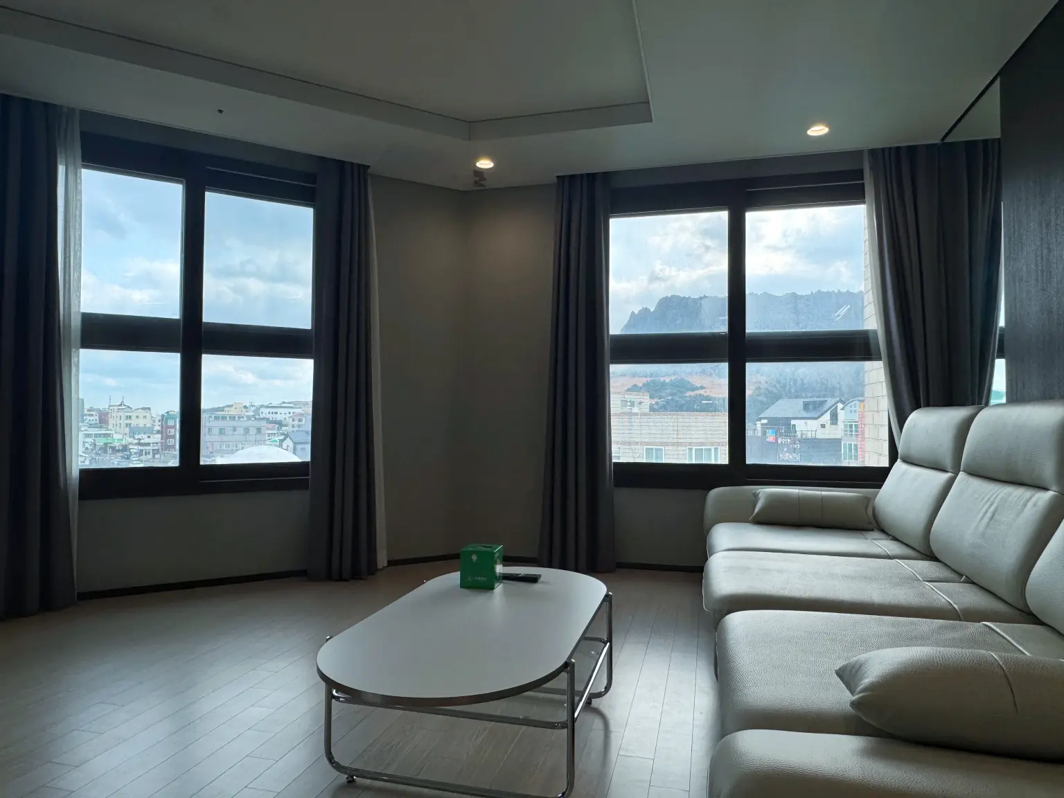 【济州城山】可欣赏城山日出峰景色的住宿 - main image