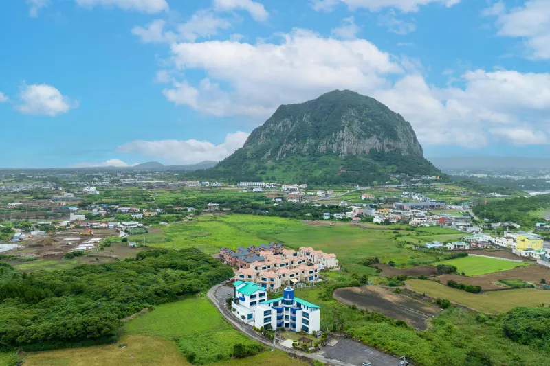 [Andeok, Seogwipo] Sanbangsan Mountain and Sagye Coast are a 5-minute walk away. #Dogs are allowed free of charge. 15