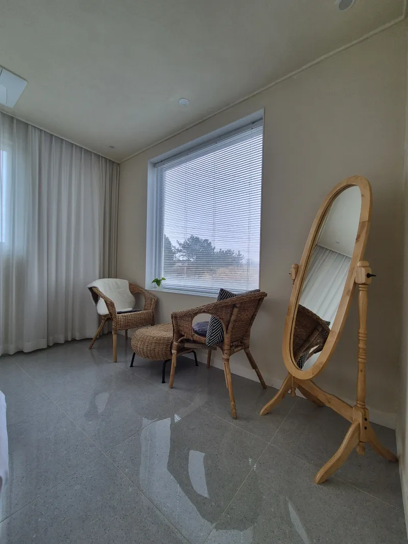 [Hangyeong, Jeju] Two-room family accommodation with a windmill ocean view #Indoor heated pool #Sunset 9