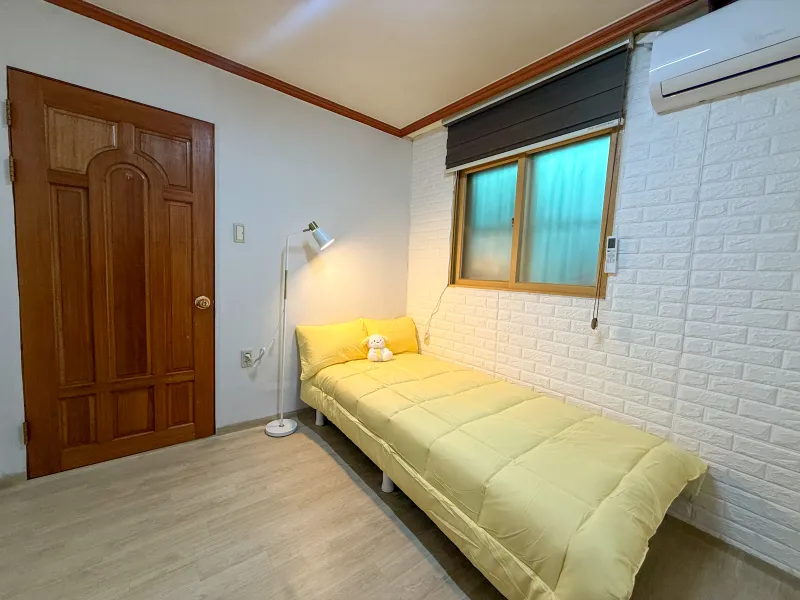 [Seongdong, Seoul] 3-minute walk from Hanyang University, Women-only Share House, Single Room 2