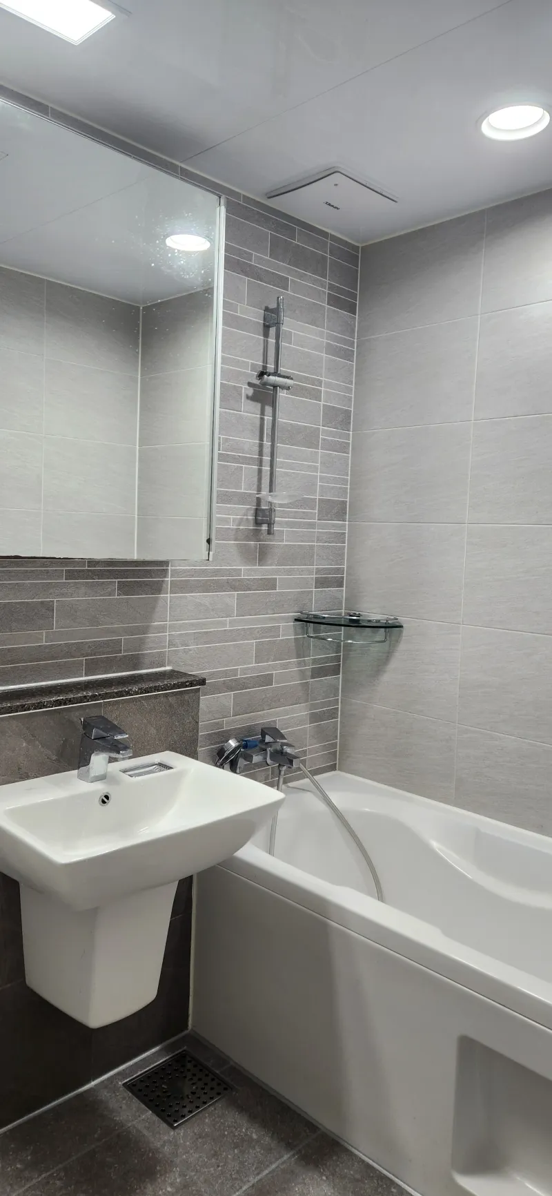 [Buk-gu, Daegu] Full Apartment, 10 Minutes from Palgeo Station 9