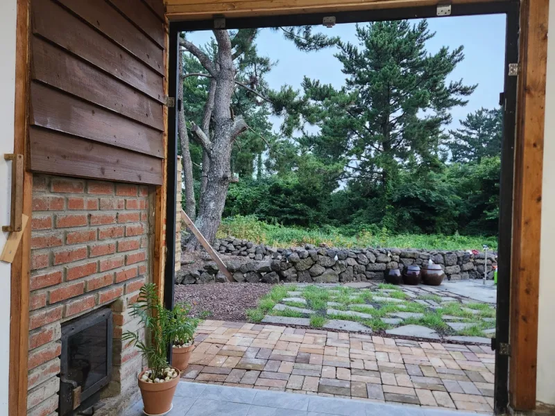 [Aewol, Jeju] Sogil Darak / A quiet detached wooden house in Sogil-ri, a pretty village in Aewol 18